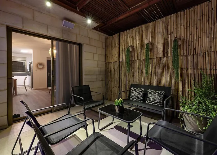 Yanz Apartment