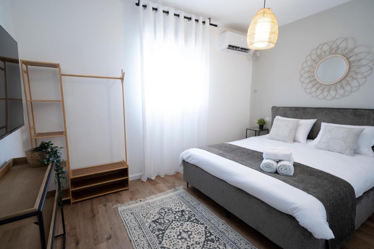 Yanz Apartment *